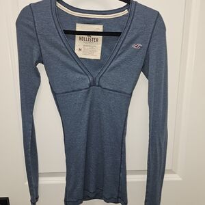 Hollister Women's Heathered Denim Blue Long-Sleeve V-Neck Top